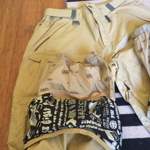 686 Snowboard Pants - Picture 6 of 12